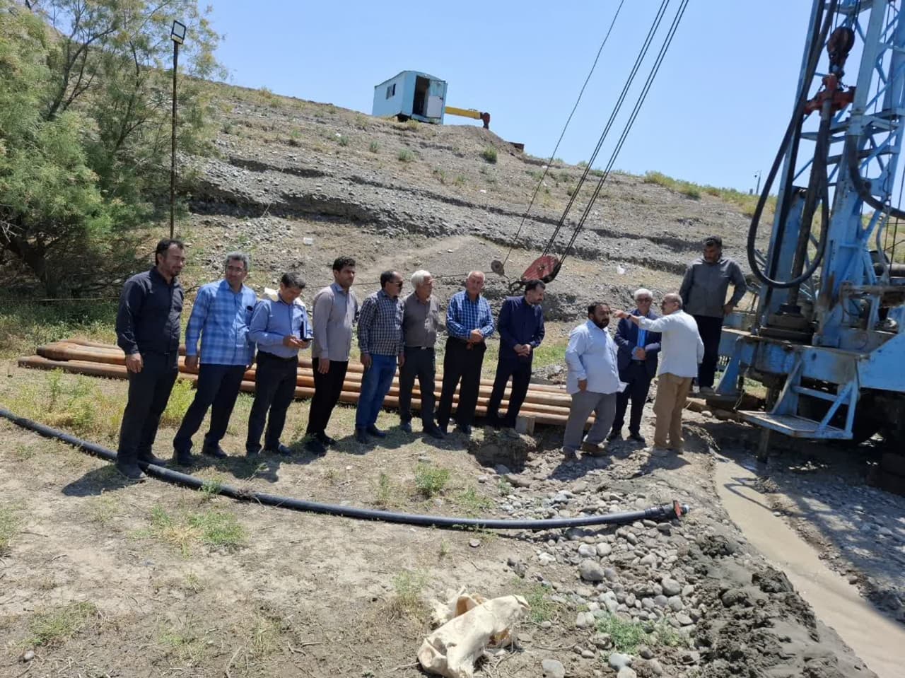 بازدید قائم مقام شرکت کشت و صنعت خوشه صبا از فرایند حفاری چاههای آب